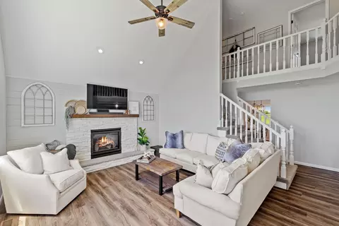 Living - 3927 W 3000s Rd, Kankakee, IL 60901 photo 1 of 3