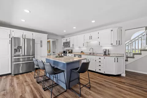 Kitchen - 3927 W 3000s Rd, Kankakee, IL 60901 photo 4 of 4