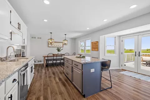 Kitchen - 3927 W 3000s Rd, Kankakee, IL 60901 photo 3 of 4