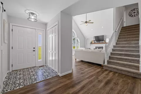 Entry Way - 3927 W 3000s Rd, Kankakee, IL 60901 photo 2 of 6