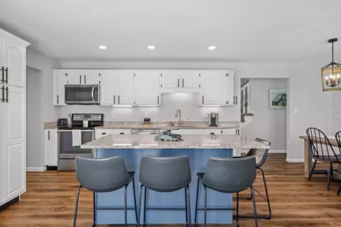 Kitchen - 3927 W 3000s Rd, Kankakee, IL 60901 photo 1 of 4