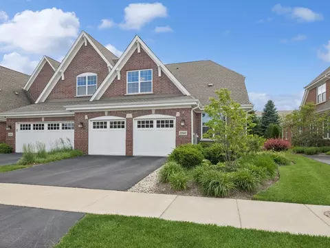 2240 Washington Dr #62D, Northbrook, IL 60062