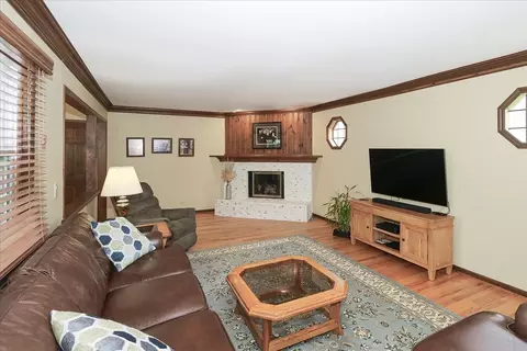 523 Irvington Ct, Bartlett, IL 60103 photo 10
