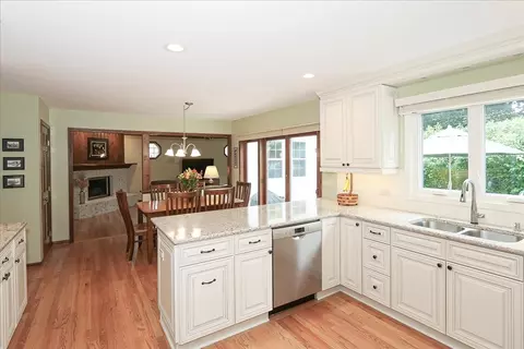 523 Irvington Ct, Bartlett, IL 60103 photo 15