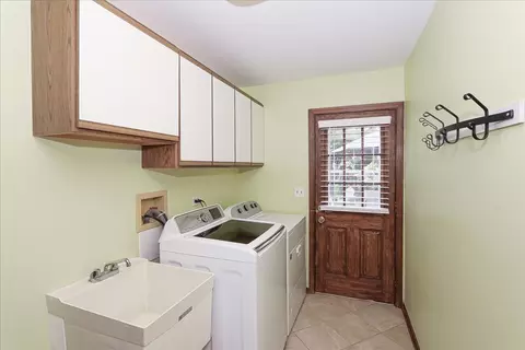 523 Irvington Ct, Bartlett, IL 60103 photo 21
