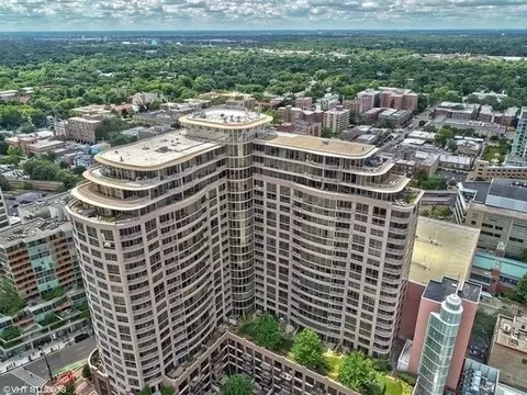 807 Davis St #1409, Evanston, IL 60201