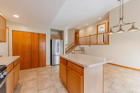 Kitchen - 2213 Gray Hawk Dr, Plainfield, IL 60586 photo 4 of 5