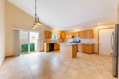 Kitchen - 2213 Gray Hawk Dr, Plainfield, IL 60586 photo 1 of 5