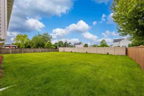 Exterior - 2213 Gray Hawk Dr, Plainfield, IL 60586 photo 3 of 4