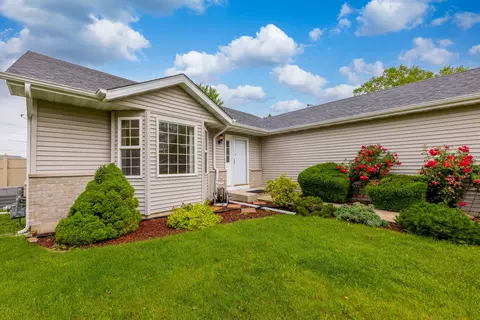 Exterior - 2213 Gray Hawk Dr, Plainfield, IL 60586 photo 2 of 4