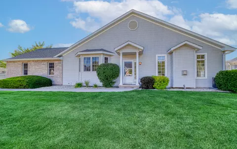 2135 Autumn Ln, Dekalb, IL 60115