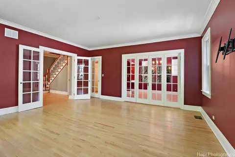 Living - 1403 Glenview Rd, Glenview, IL 60025 photo 4 of 6