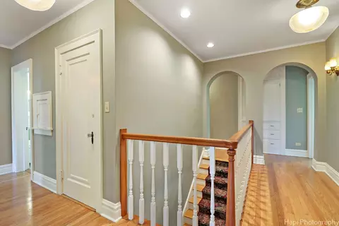 Entry Way - 1403 Glenview Rd, Glenview, IL 60025 photo 6 of 7