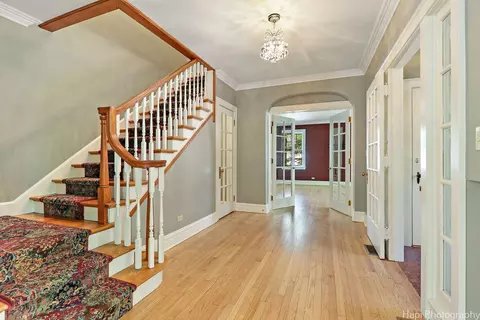Entry Way - 1403 Glenview Rd, Glenview, IL 60025 photo 2 of 7