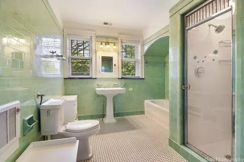 Bath - 1403 Glenview Rd, Glenview, IL 60025 photo 6 of 6