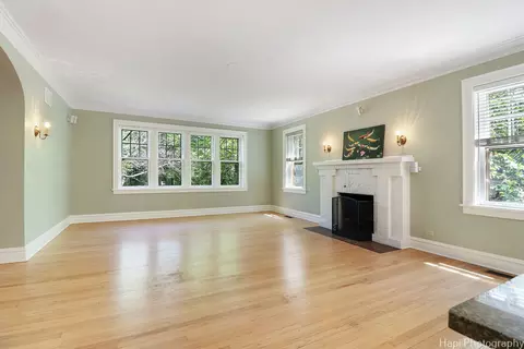 Living - 1403 Glenview Rd, Glenview, IL 60025 photo 2 of 6