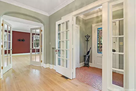 Entry Way - 1403 Glenview Rd, Glenview, IL 60025 photo 1 of 7