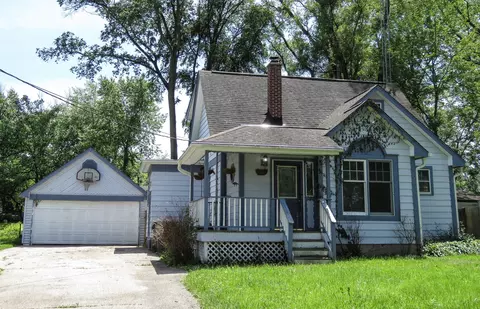 309 Hickory Ter, Island Lake, IL 60042