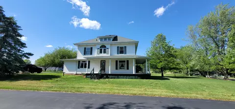 20931 Luther Rd, Sterling, IL 61081