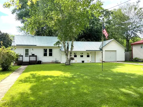 202 N Reynolds Ave, Mount Morris, IL 61054
