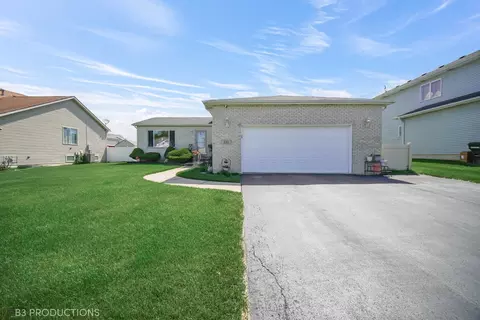 691 Madisen Ln, University Park, IL 60484
