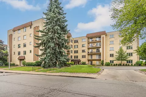 6433 W Belle Plaine Ave #309, Chicago, IL 60634