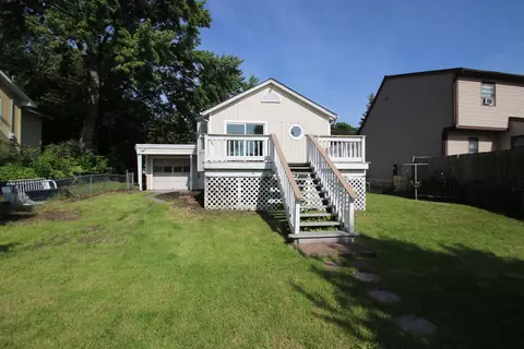 105 Manor Ave, Fox Lake, IL 60020