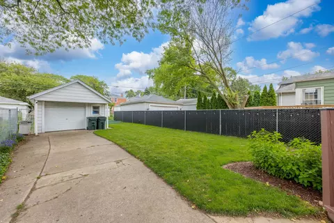 Exterior - 4133 Maple Ave, Brookfield, IL 60513 photo 3 of 5