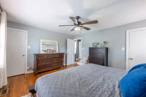 Bedroom - 4133 Maple Ave, Brookfield, IL 60513 photo 3 of 3