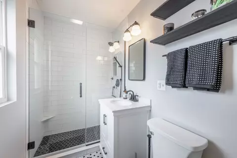 Bath - 4133 Maple Ave, Brookfield, IL 60513 photo 1 of 3