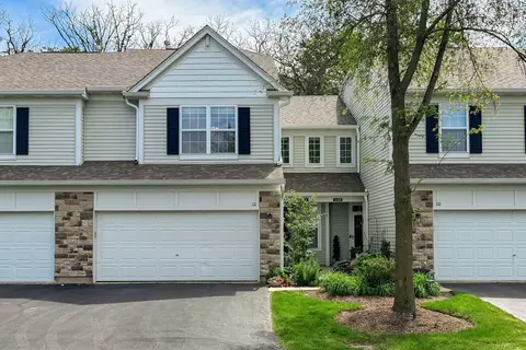111 Grandview Ct, Volo, IL 60020