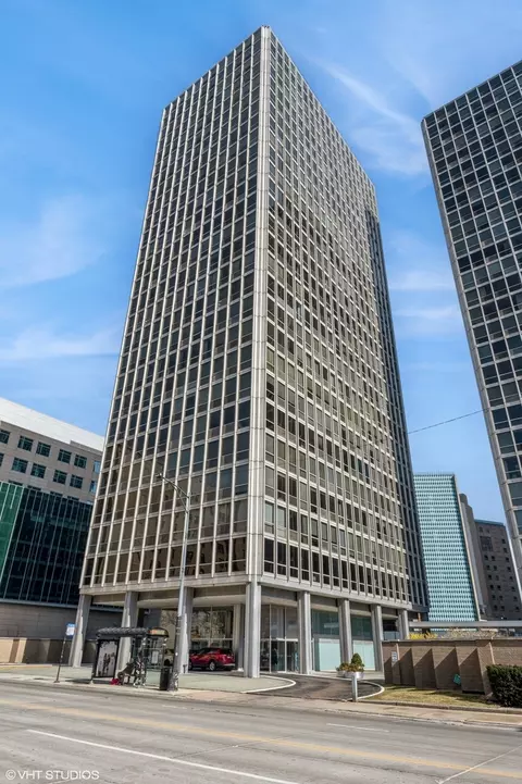 340 W Diversey Pkwy #1219, Chicago, IL 60657