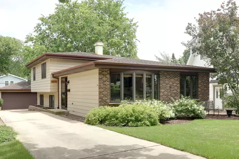 4713 Prince St, Downers Grove, IL 60515