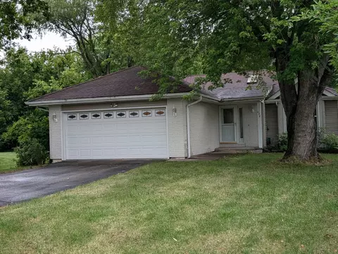 430 SW Pembroke Rd, Poplar Grove, IL 61065