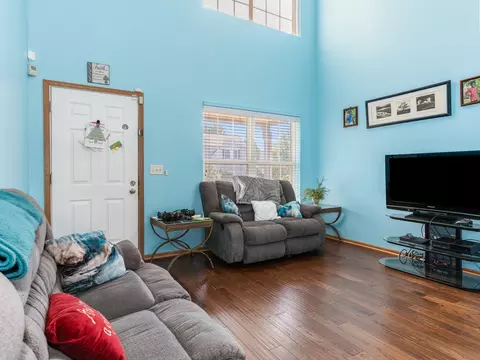 5813 Lake Pointe Dr, Plainfield, IL 60586 photo 3