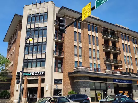 3450 S Halsted St #213, Chicago, IL 60608