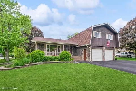 800 Overlook Dr, Frankfort, IL 60423