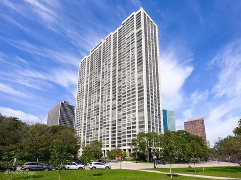 2800 N Lake Shore Dr #3515, Chicago, IL 60657