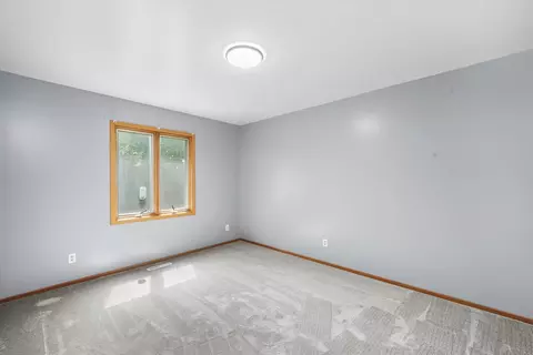 Bedroom - 3609 W Bradley Ct, Mchenry, IL 60050 photo 4 of 6