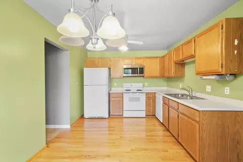 Kitchen - 3609 W Bradley Ct, Mchenry, IL 60050 photo 1 of 6