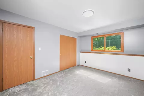 Bedroom - 3609 W Bradley Ct, Mchenry, IL 60050 photo 6 of 6