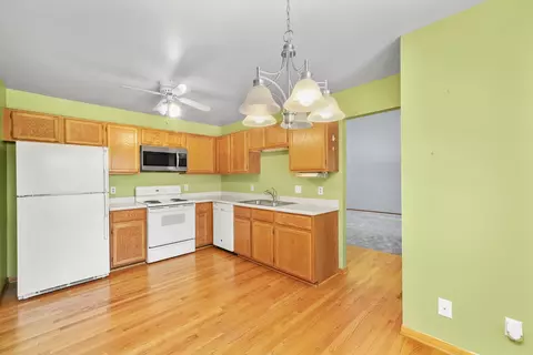 Kitchen - 3609 W Bradley Ct, Mchenry, IL 60050 photo 2 of 6