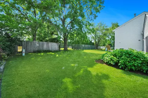 Exterior - 3609 W Bradley Ct, Mchenry, IL 60050 photo 4 of 8