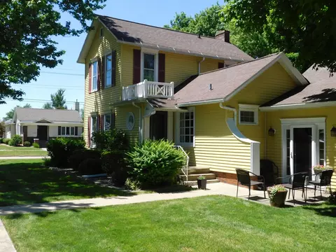 1012 Riverside Ave, Streator, IL 61364