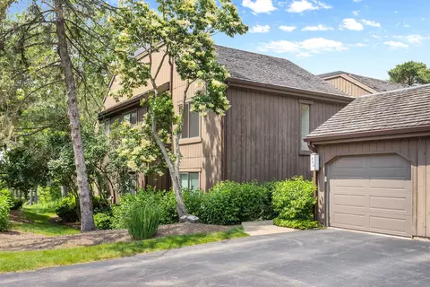 260 Pine Crest Cir #A, Lake Barrington, IL 60010