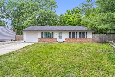 503 Bonnymeade Dr, Champaign, IL 61821