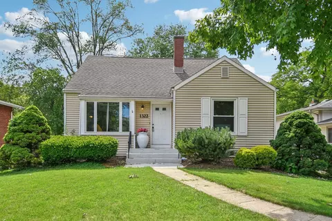 1322 N President St, Wheaton, IL 60187