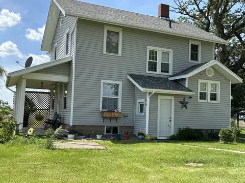 842 E 1100 Rd, Melvin, IL 60952