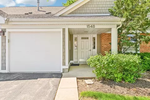 1548 7 Pines Rd #A2, Schaumburg, IL 60193