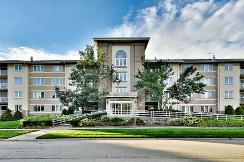 440 E Montrose Ave #405, Wood Dale, IL 60191